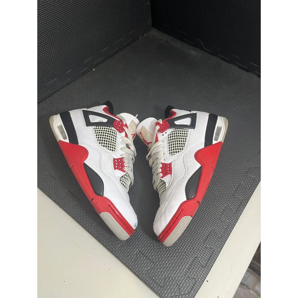 Nike Air Jordan 4 Retro Fire Red Men 8.5 White Black DC7770-160 Sneakers